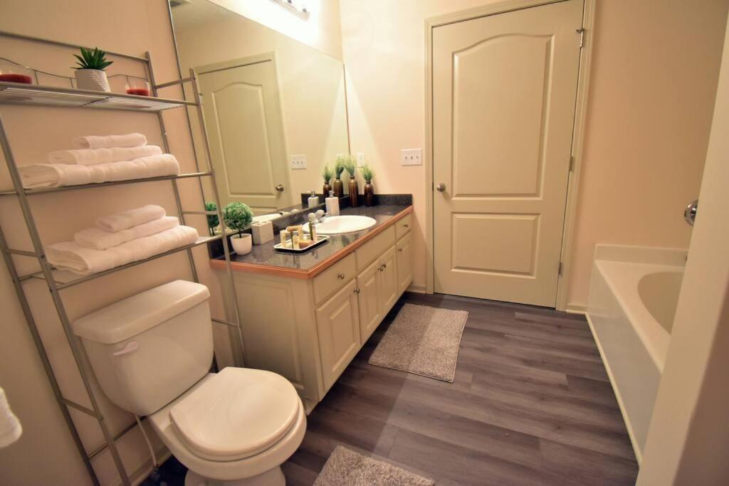 Cozy Renovated Winder Townhouse Traveller Awards 2025 Winner ภายนอก รูปภาพ