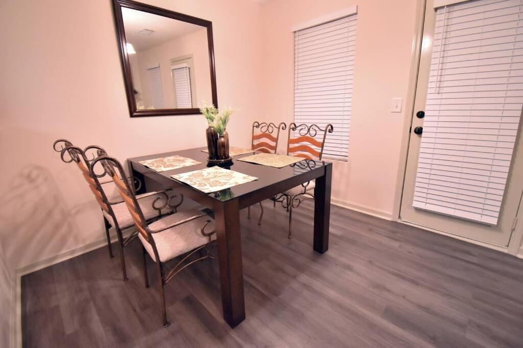 Cozy Renovated Winder Townhouse Traveller Awards 2025 Winner ภายนอก รูปภาพ